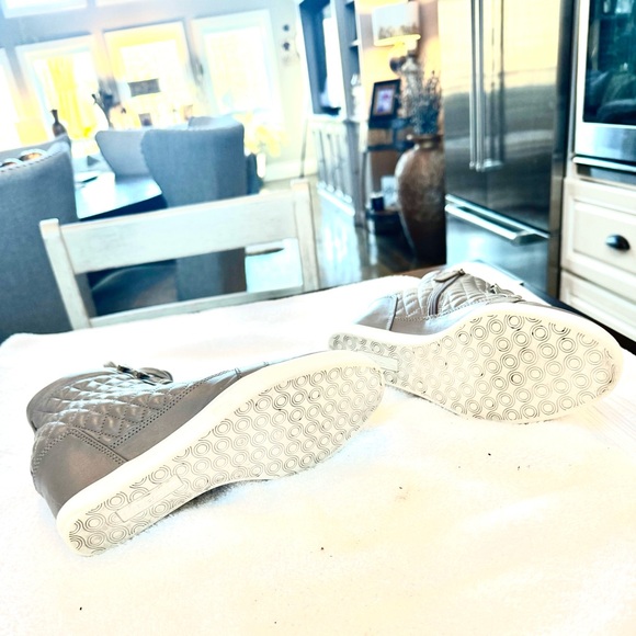 L. Paulo Quilted High-Top Wedge Sneakers - Gray - Size 8 - Picture 5 of 5